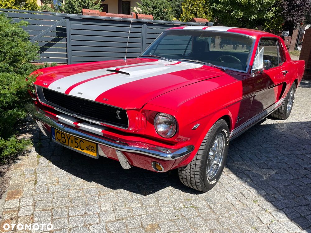 Ford Mustang - 1