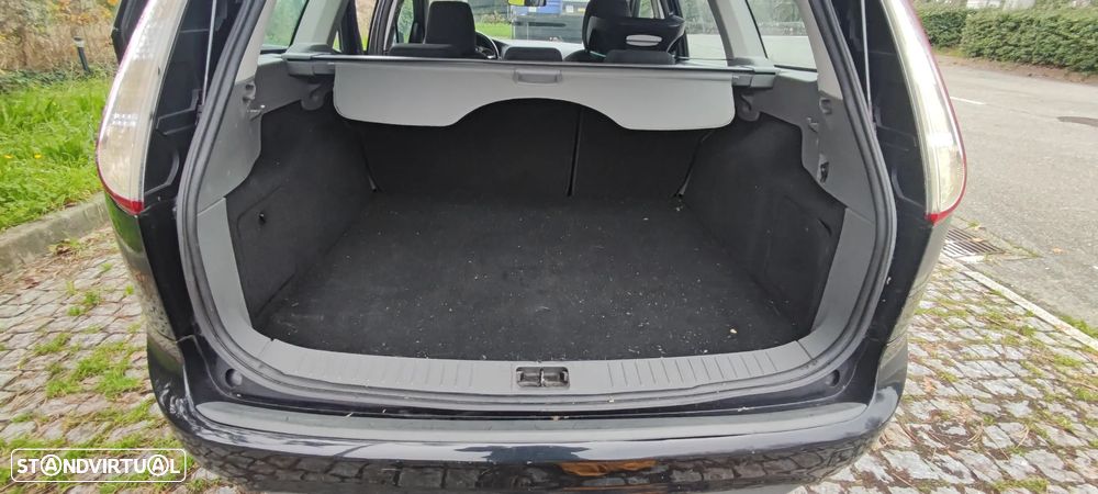 Ford Focus SW 1.4 Trend - 11