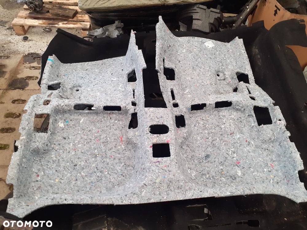 VW GOLF VI WYGŁUSZENIE WYKŁADZINA PODŁOGI 1K0863919 - 1