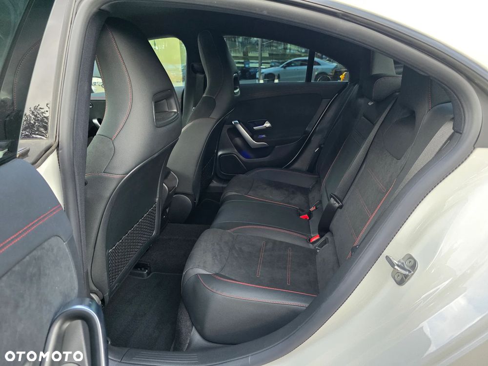 Mercedes-Benz CLA 200 mHEV AMG Line 7G-DCT - 9