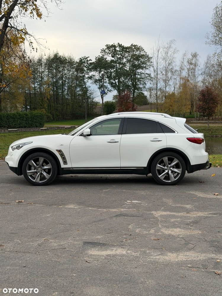 Infiniti FX - 11