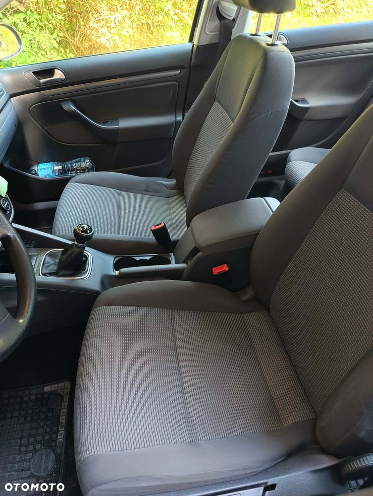 Volkswagen Jetta - 9