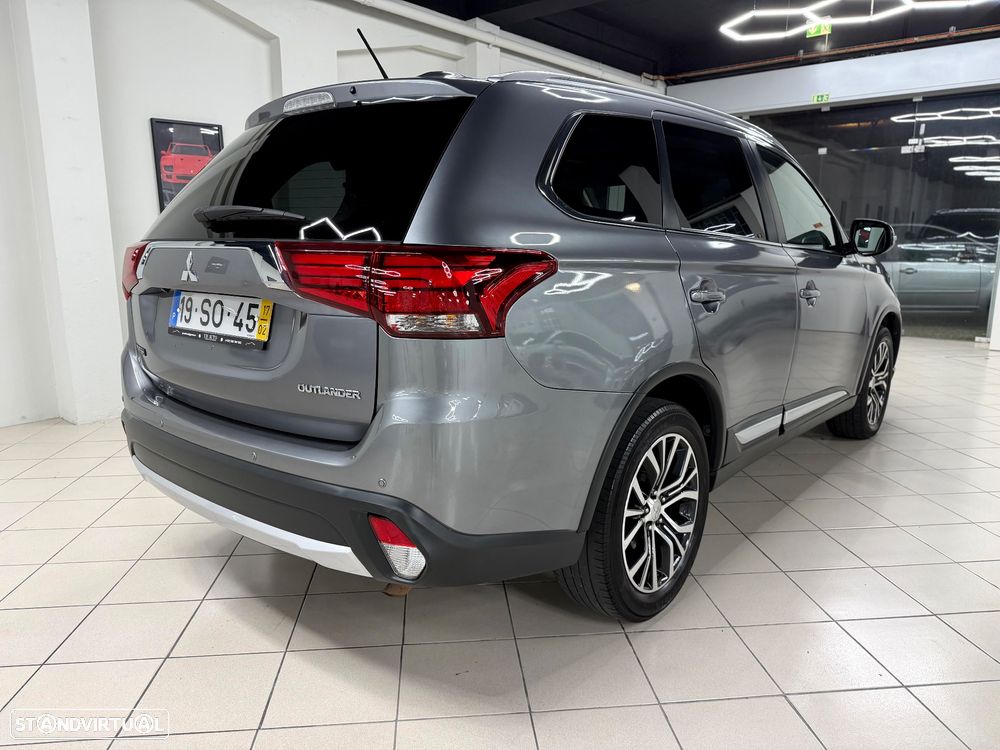 Mitsubishi Outlander 2.2 DI-D Intense+ - 5