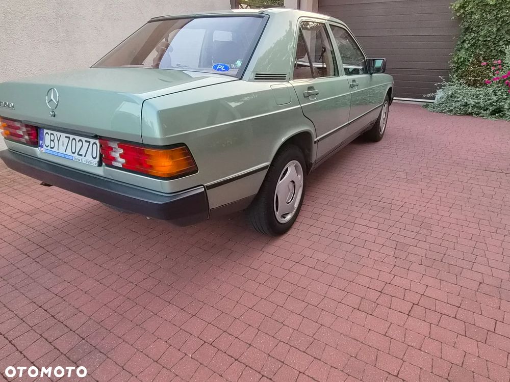 Mercedes-Benz W201 (190) - 5