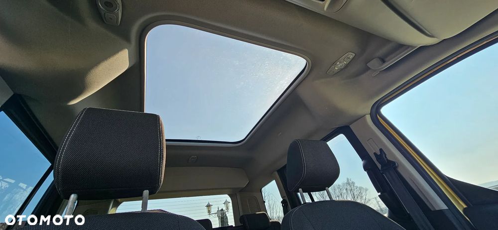 Ford Tourneo Connect Grand - 16