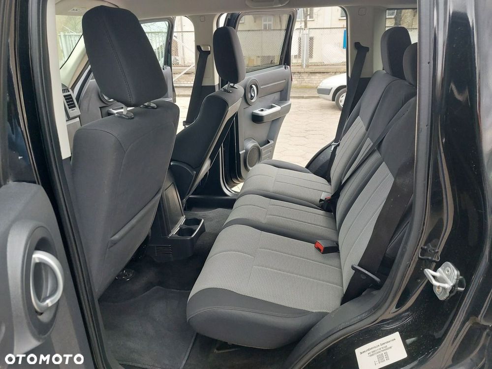 Dodge Nitro - 14