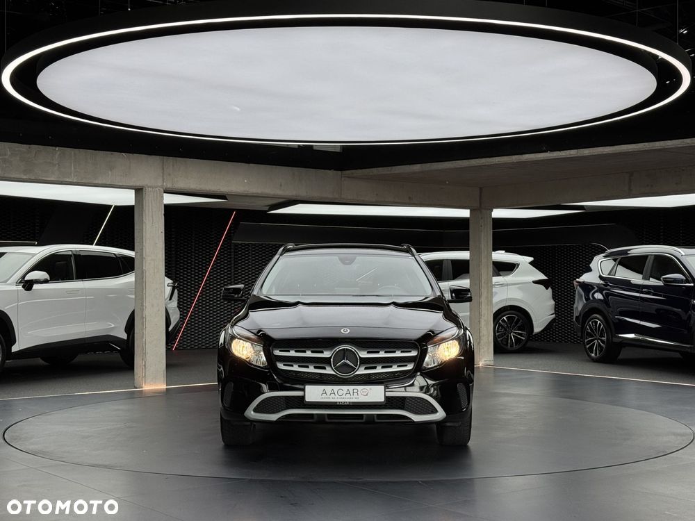 Mercedes-Benz GLA 180 7G-DCT - 9