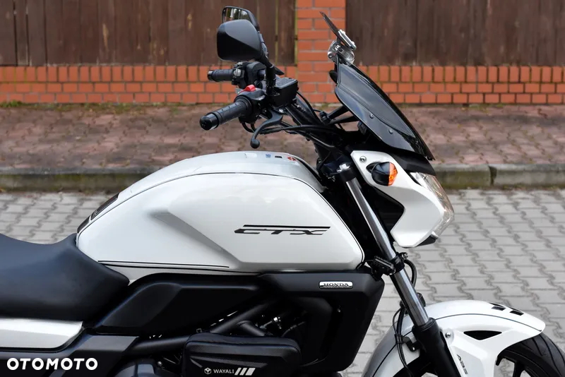Honda CTX - 7