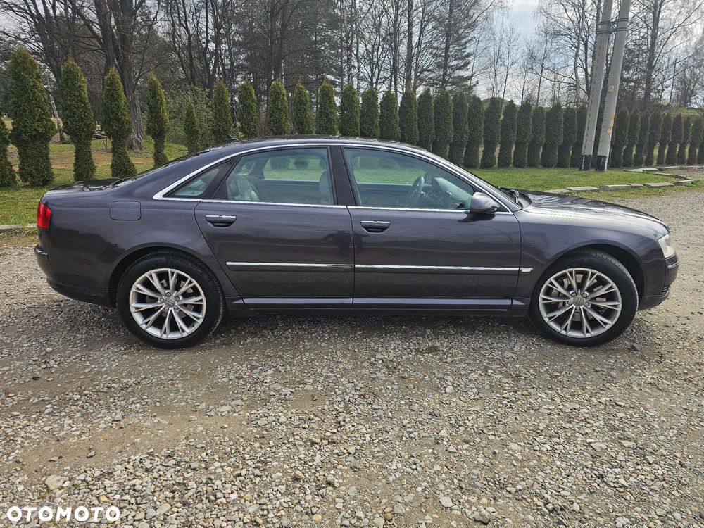 Audi A8 4.2 Quattro - 6