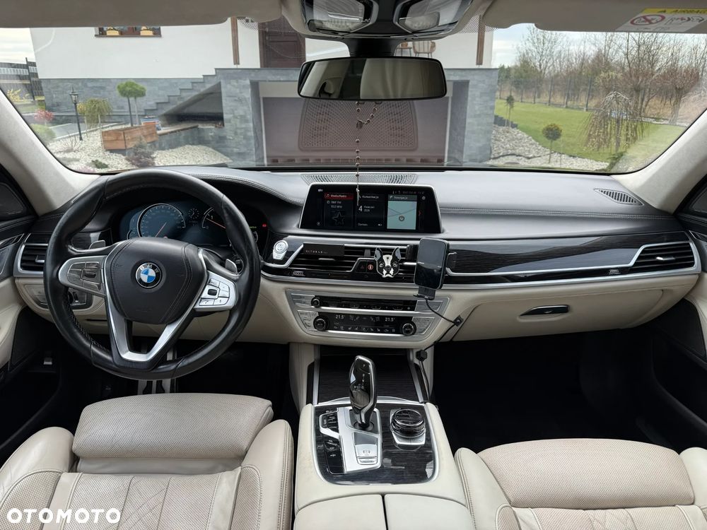 BMW Seria 7 - 18