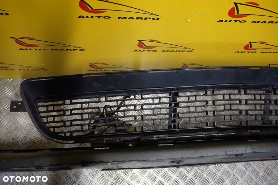 DODGE CHALLENGER SRT 2015 - 2021 Kratka w Zderzak Przód Spoiler Przedni USA - 6
