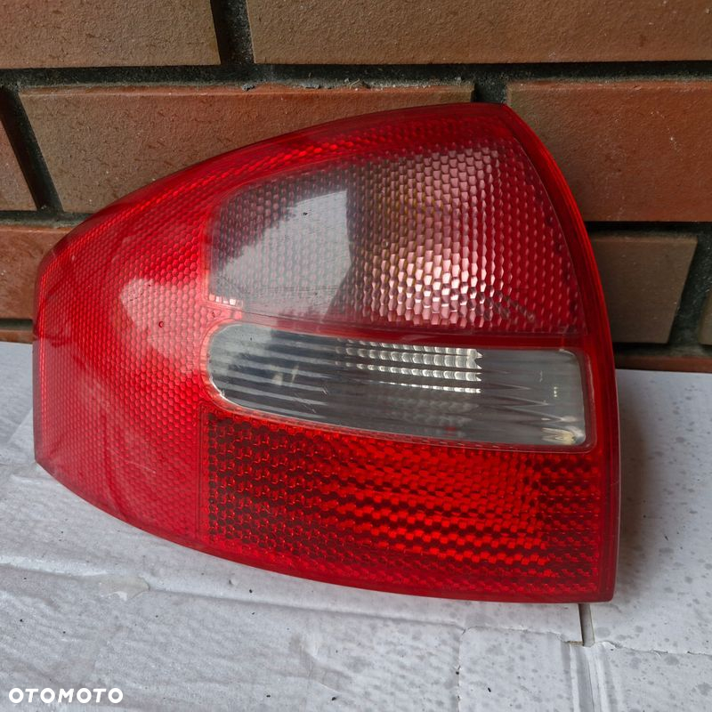 AUDI A6 C5 SEDAN LAMPA TYŁ LEWA TYLNA 4B5945095 - 2