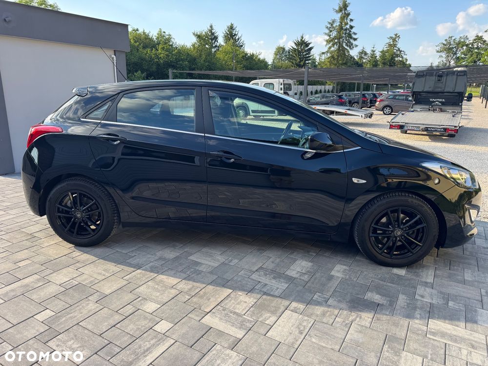 Hyundai i30 blue 1.4 Trend - 5