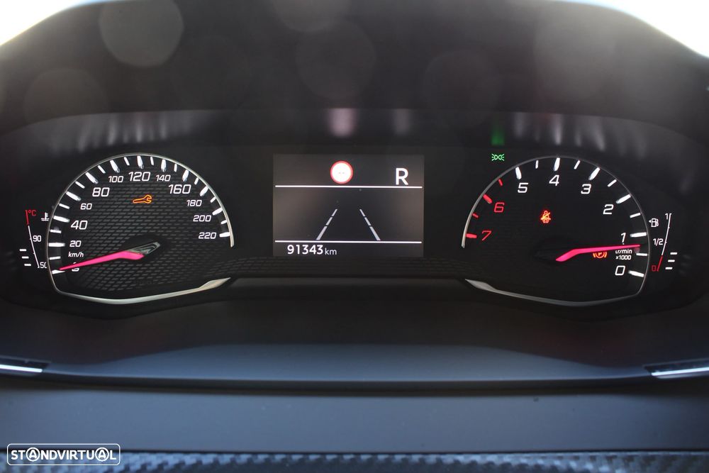 Peugeot 208 PureTech 100 EAT8 Active - 12