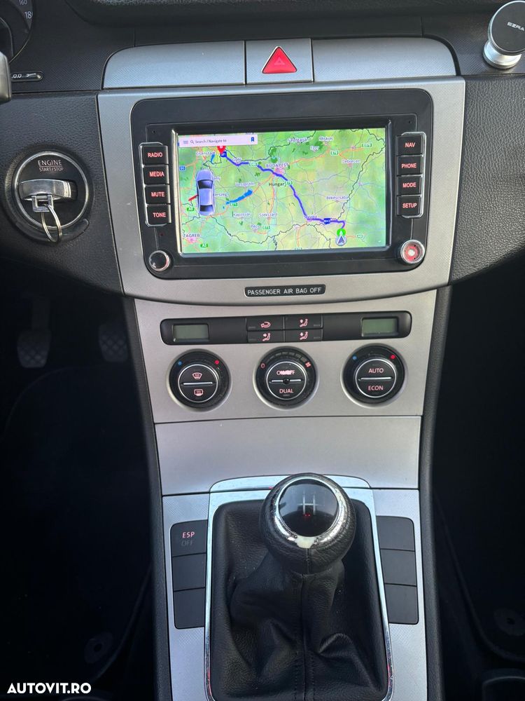 Volkswagen Passat - 12