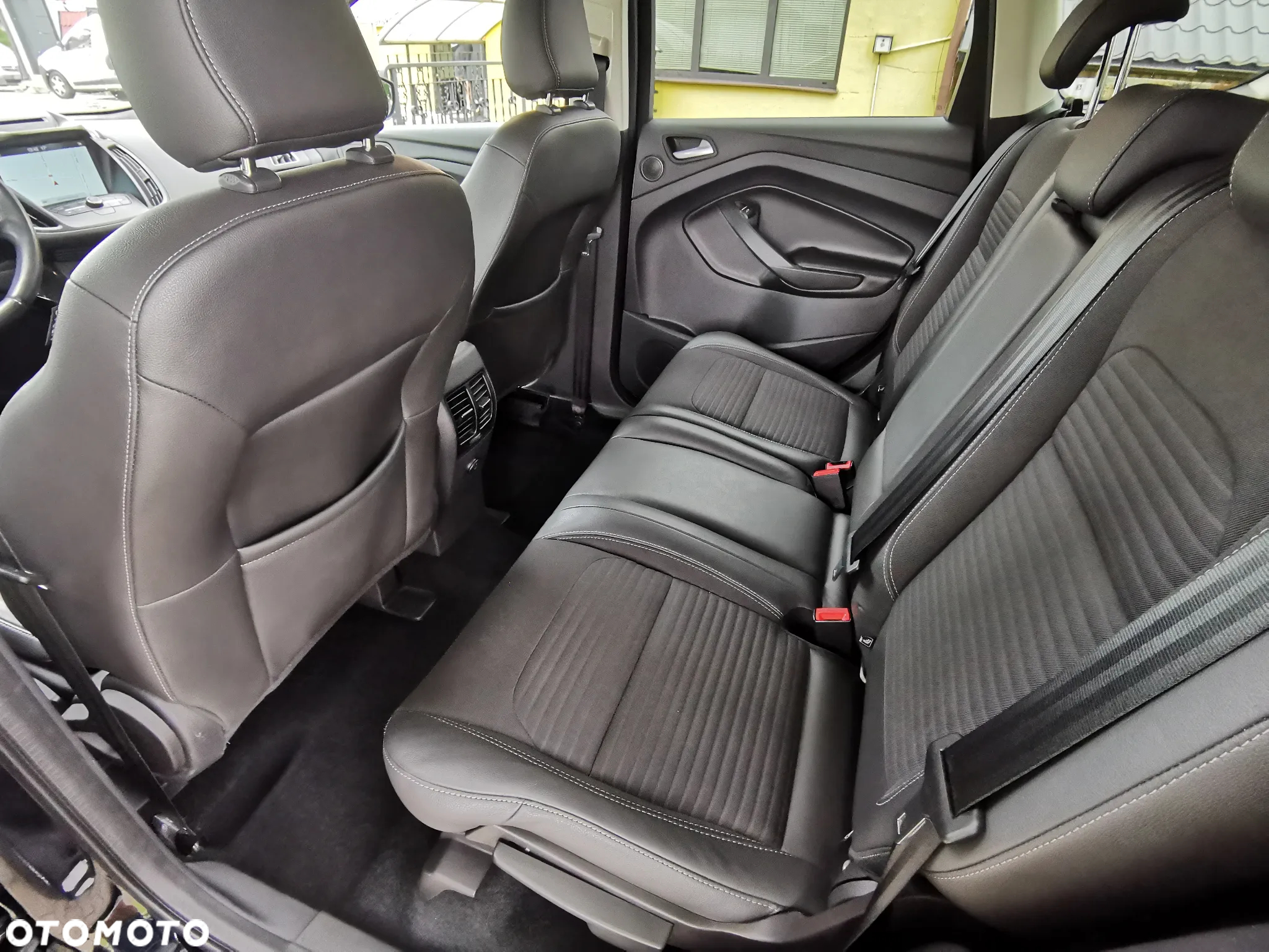 Ford Kuga 2.0 TDCi 2x4 Titanium - 14
