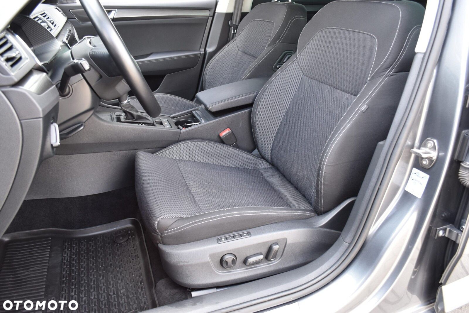 Skoda Superb 2.0 TDI SCR Style DSG - 28