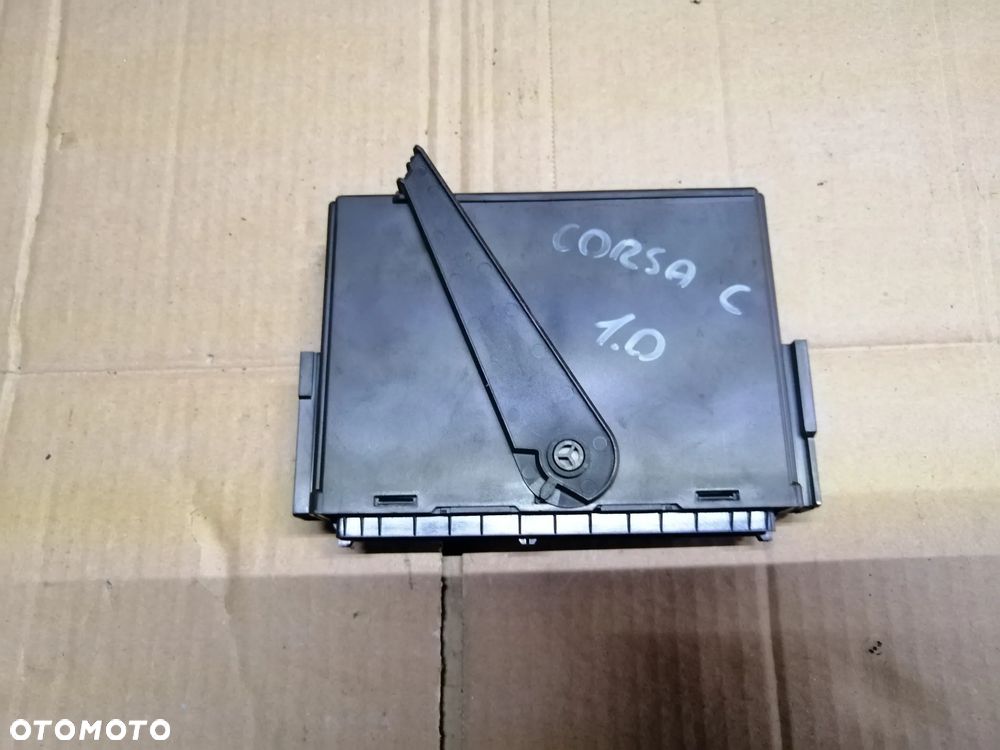 Opel Corsa C 1.0 12V Z10XEP Climatronic zestaw startowy komputer 0261208393 stacyjka 2 klucze immo moduł komfortu i inne - 9