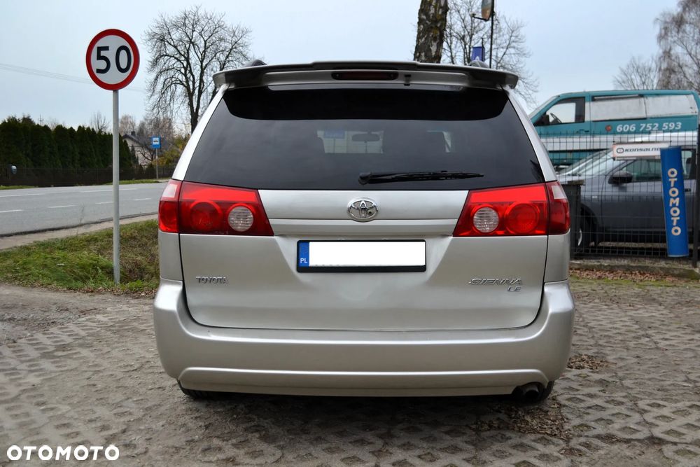 Toyota Sienna 3.3 LE AWD - 6