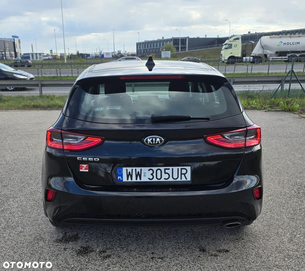 Kia Ceed - 14