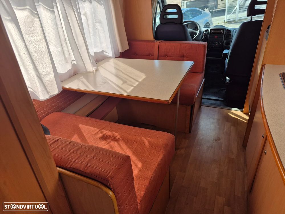 Sky Capuchine FIAT DUCATO 2.8 JTD  - SKY - 7 LUGARES - 6 DORMIDAS - 22