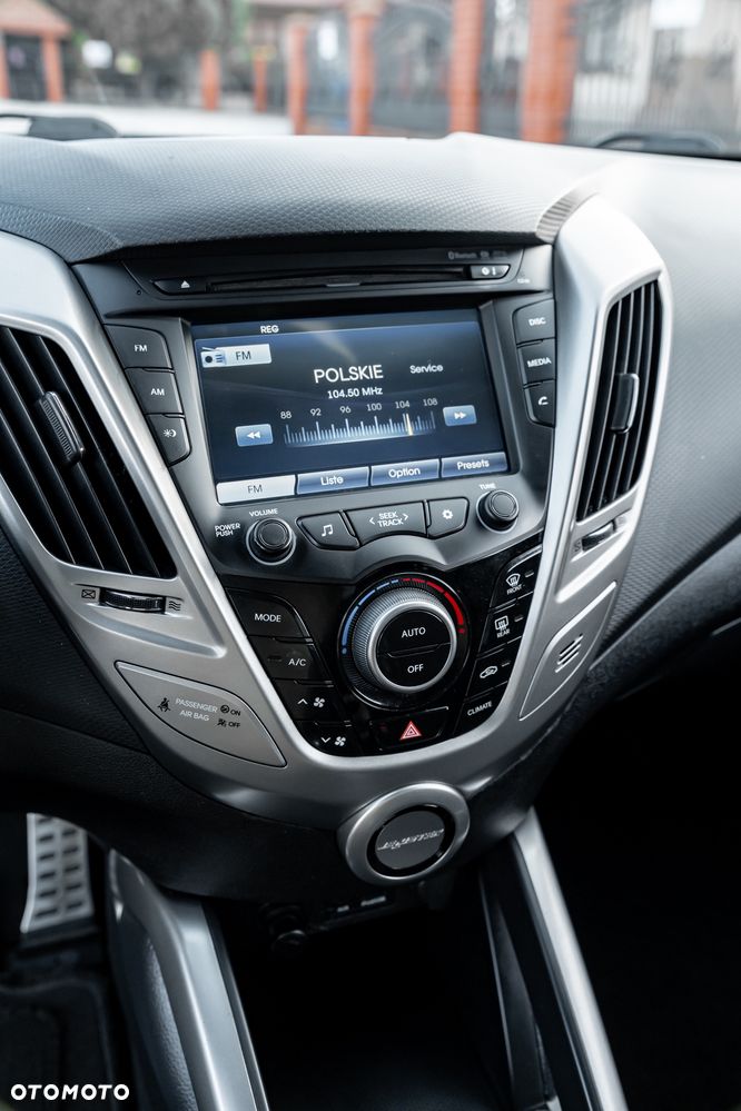 Hyundai Veloster 1.6 Premium - 26