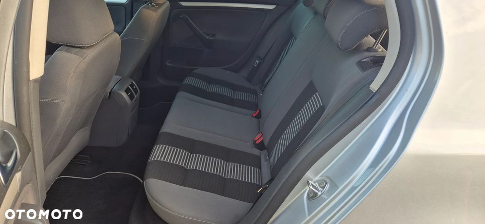 Volkswagen Golf 1.6 United - 21