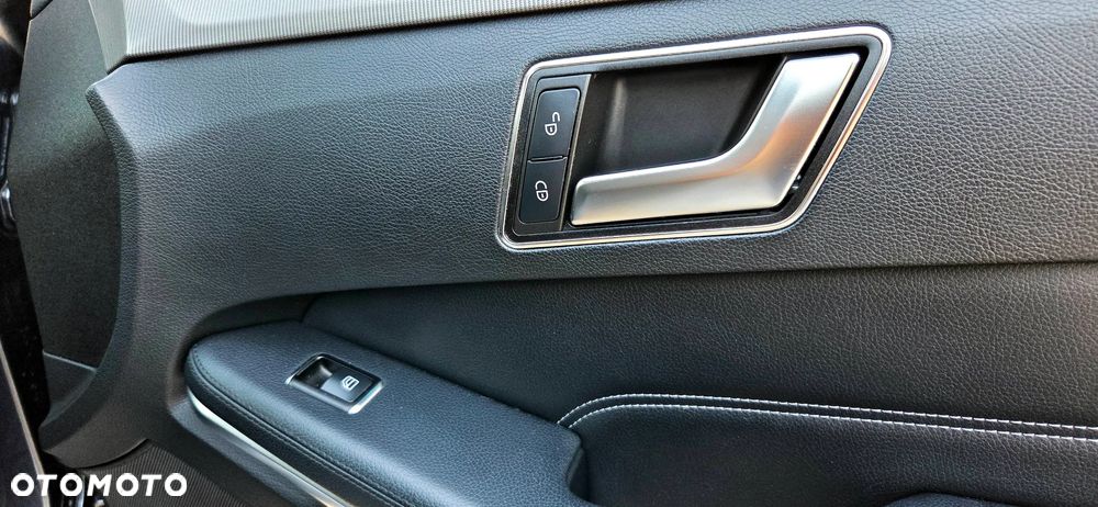 Mercedes-Benz Klasa E 200 CDI 7G-TRONIC - 30