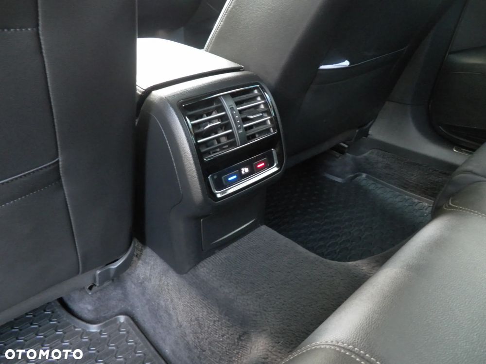Volkswagen Passat Alltrack - 12