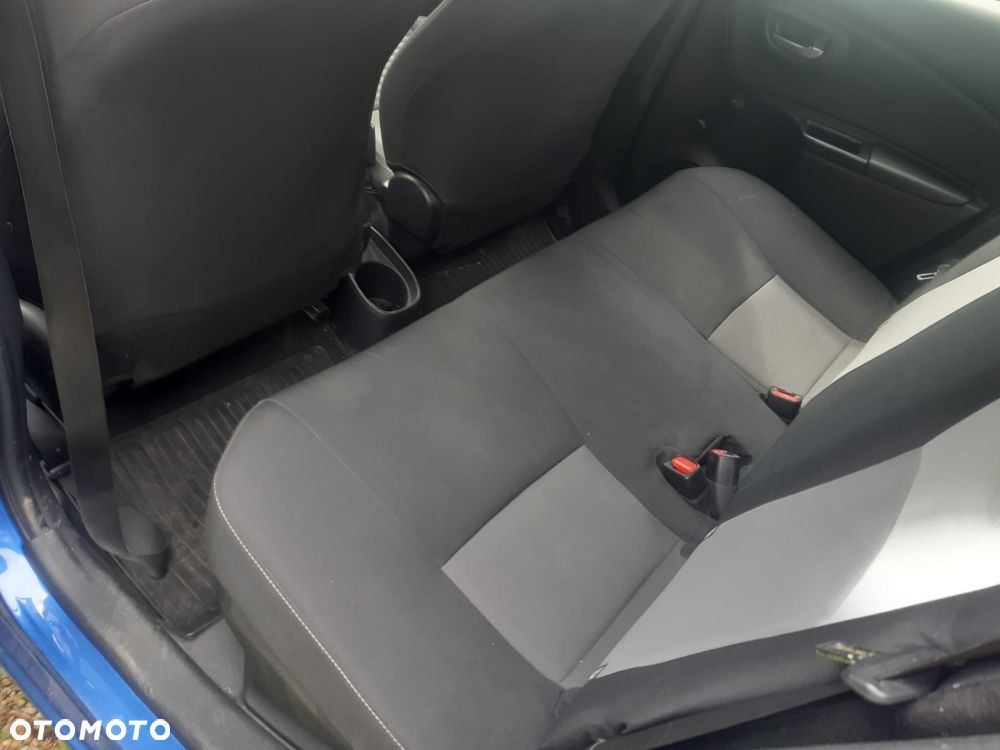 Toyota Yaris Hybrid 100 Premium - 10
