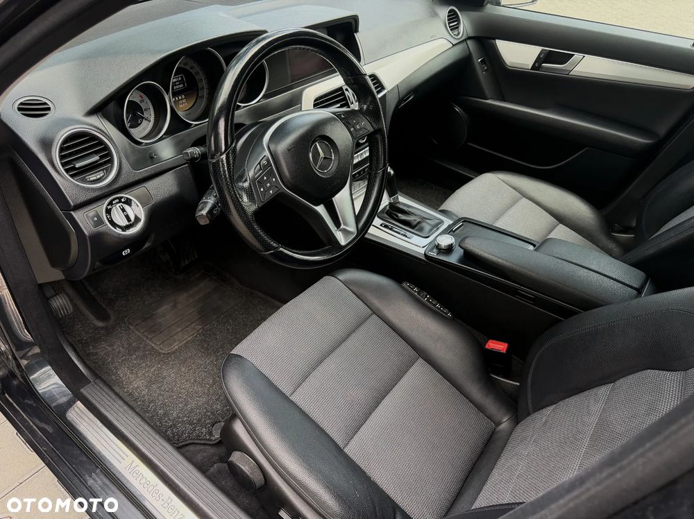 Mercedes-Benz Klasa C 220 CDI DPF (BlueEFFICIENCY) 7G-TRONIC Avantgarde - 9