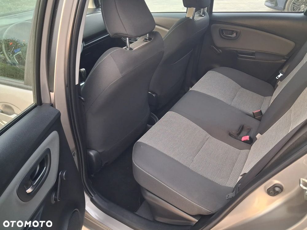 Toyota Yaris Hybrid 100 Dynamic - 12