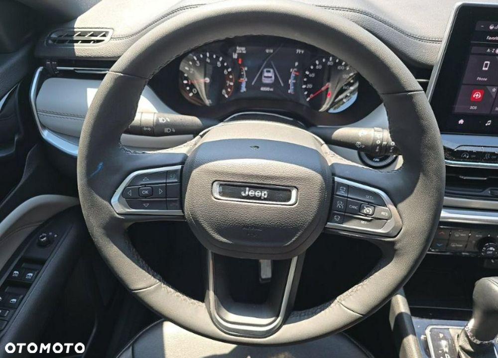 Jeep Compass - 8