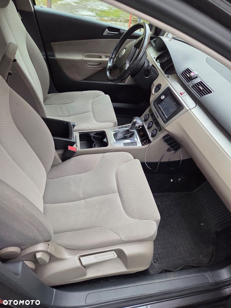 Volkswagen Passat 2.0 TDI DPF DSG Trendline - 7