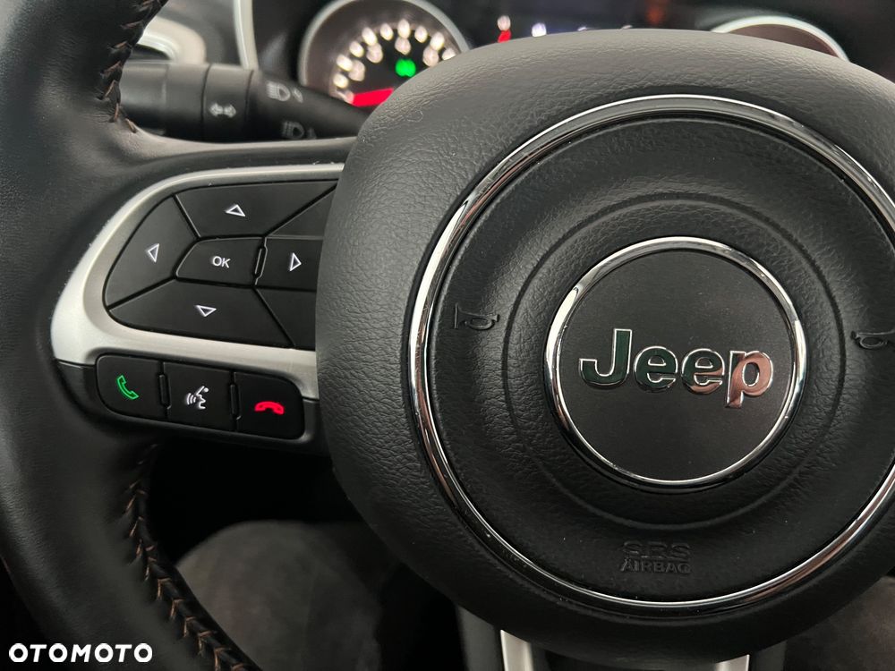 Jeep Compass - 32