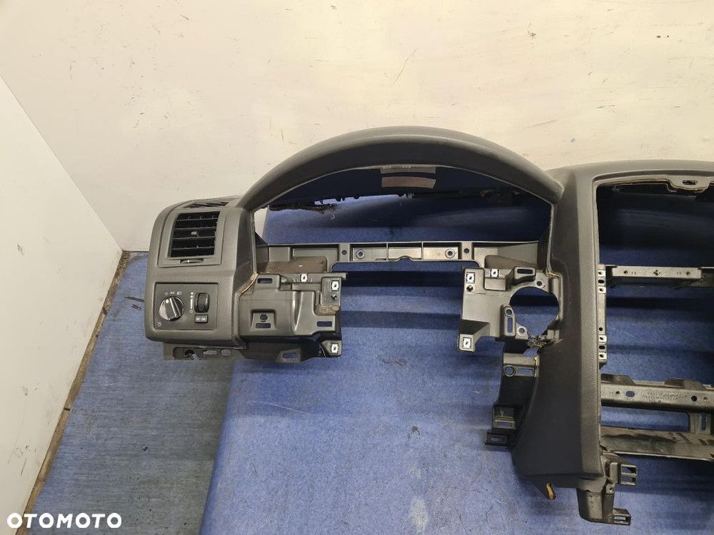 CHRYSLER 300C 3.0 CRD DESKA ROZDZIELCZA - 2