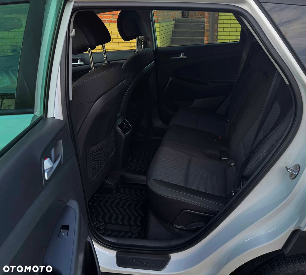 Hyundai Tucson 1.6 GDI BlueDrive Style 2WD - 18