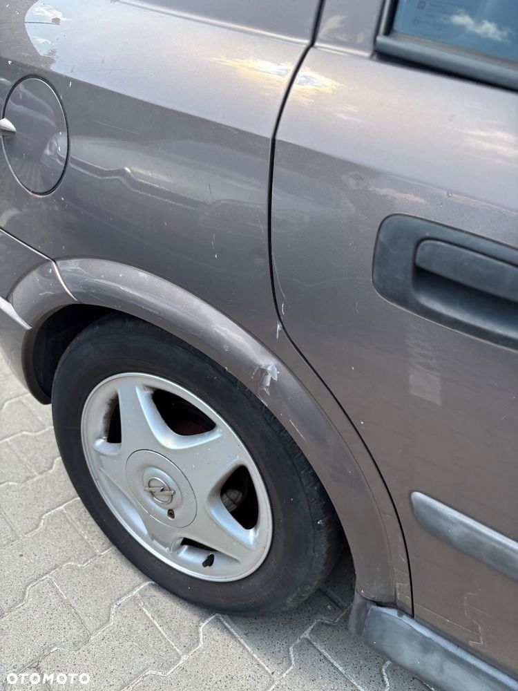 Opel Astra 1.6 - 11