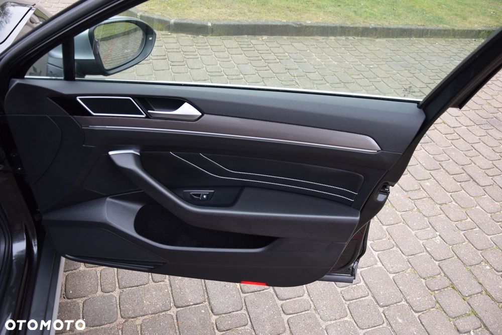 Volkswagen Passat Alltrack 2.0 TDI SCR DSG 4Motion - 29