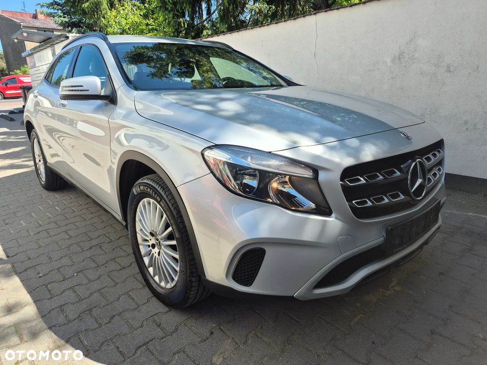 Mercedes-Benz GLA 180 Style - 34
