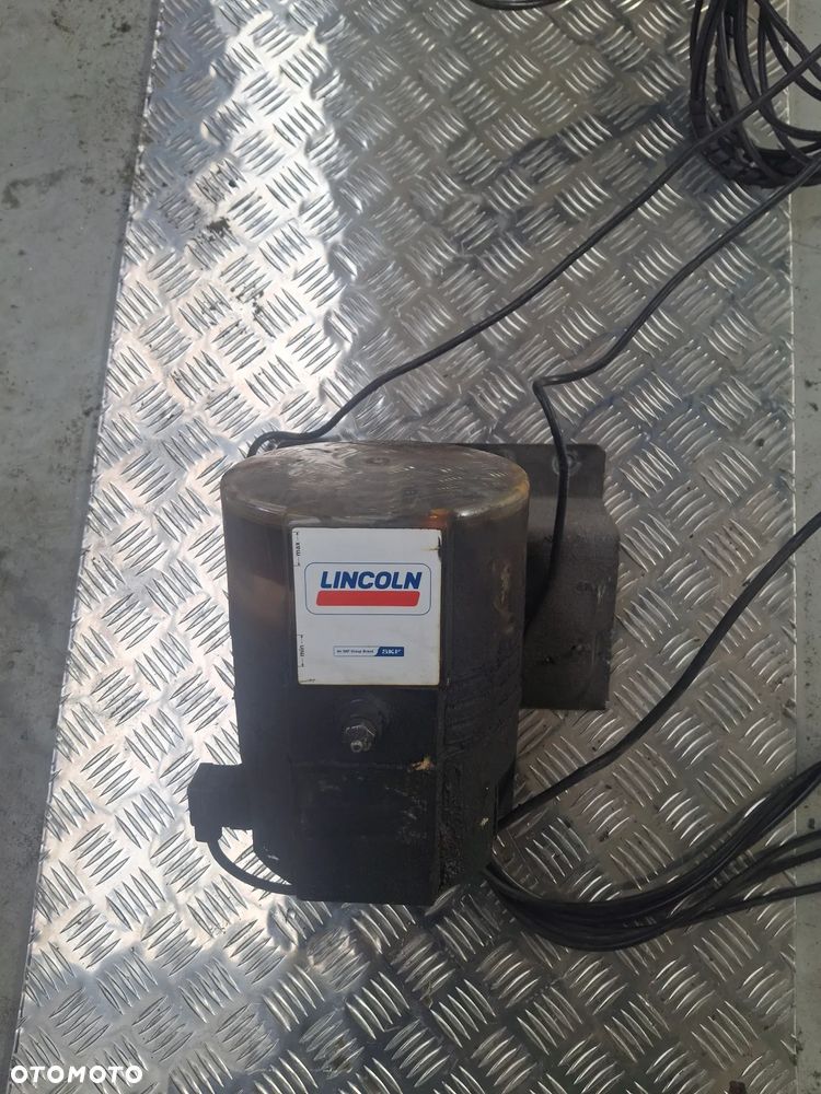 Pompa smarowania centralnego Lincoln Daf CF 400 e6 - 1