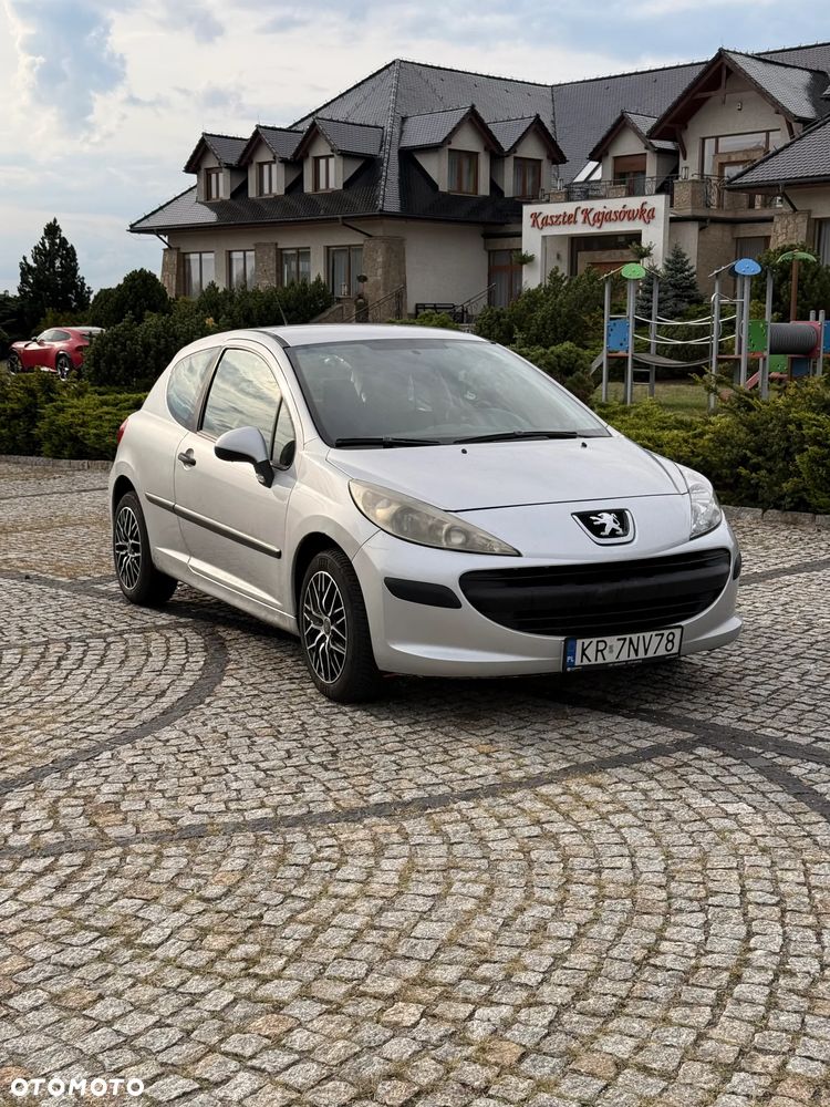Peugeot 207 - 1