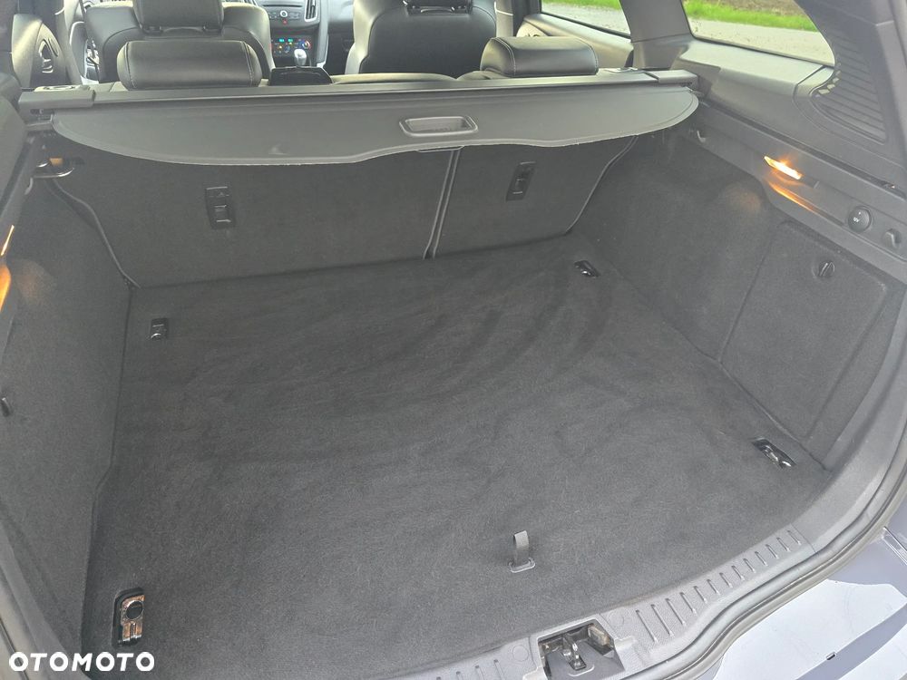 Ford Focus 2.0 EcoBoost ST mit Leder-Sport-Paket - 28