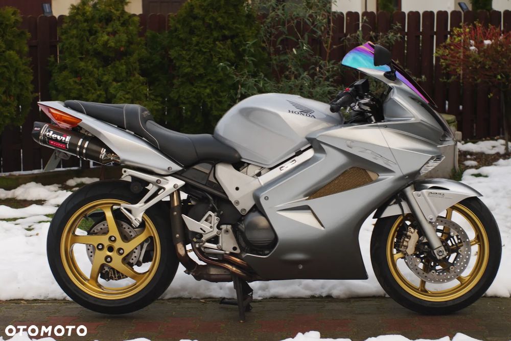 Honda VFR - 3
