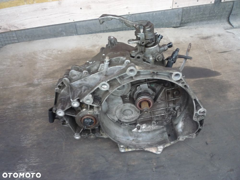 OPEL  VECTRA C 2.0T  SKRZYNIA BIEGÓW 12788917 F40