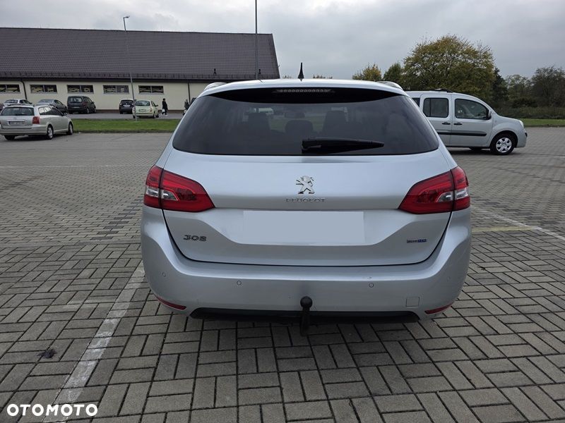 Peugeot 308 2015 photo 3