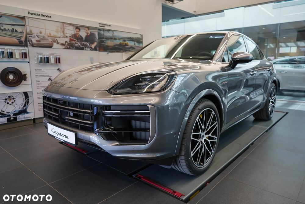 Porsche Cayenne Turbo E-Hybrid PHEV - 2