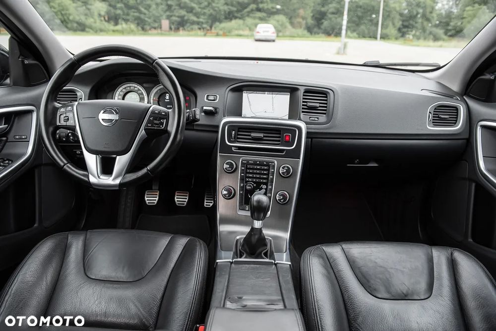 Volvo V60 D2 Summum - 27