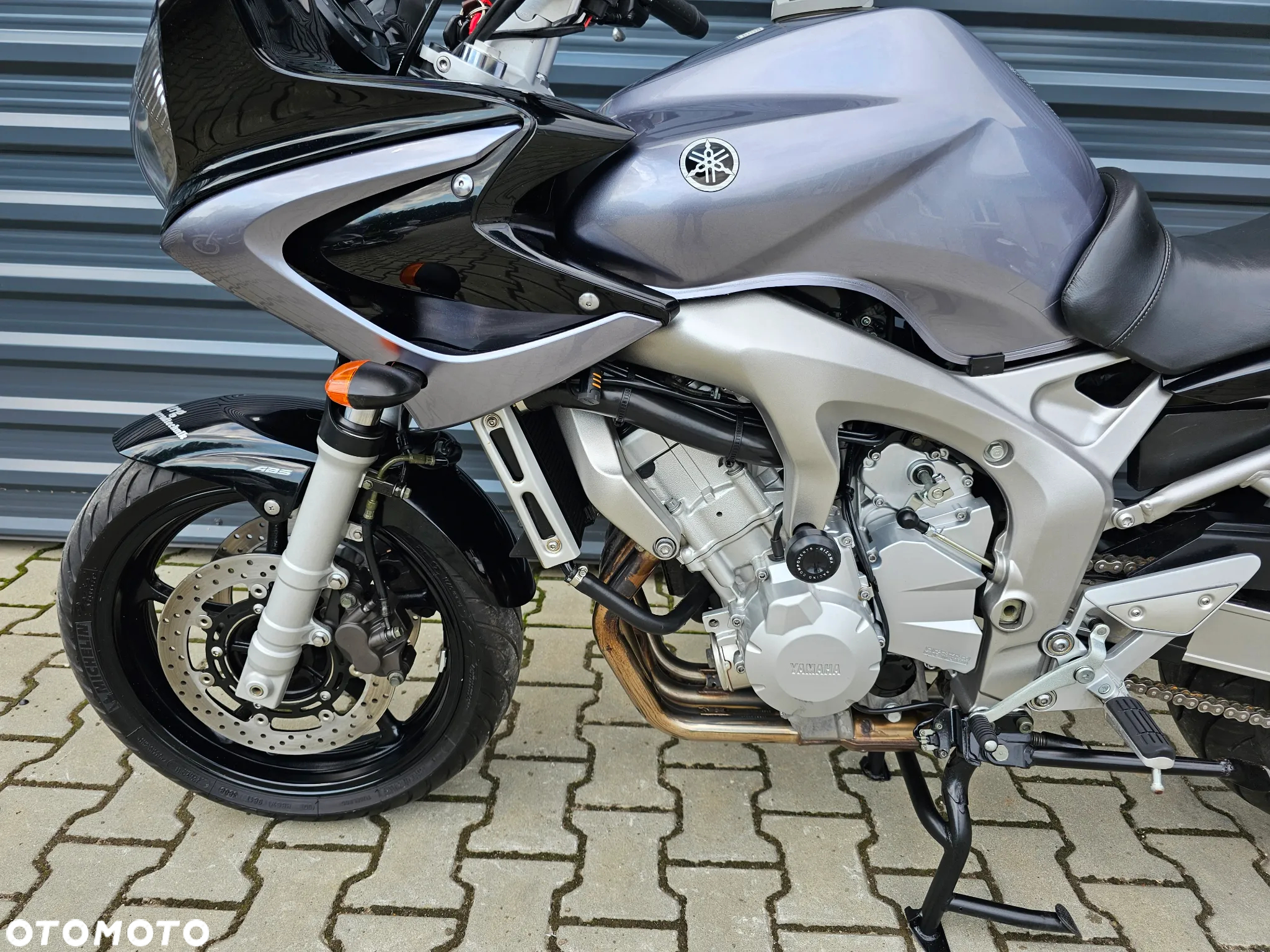 Yamaha FZ6 - 18