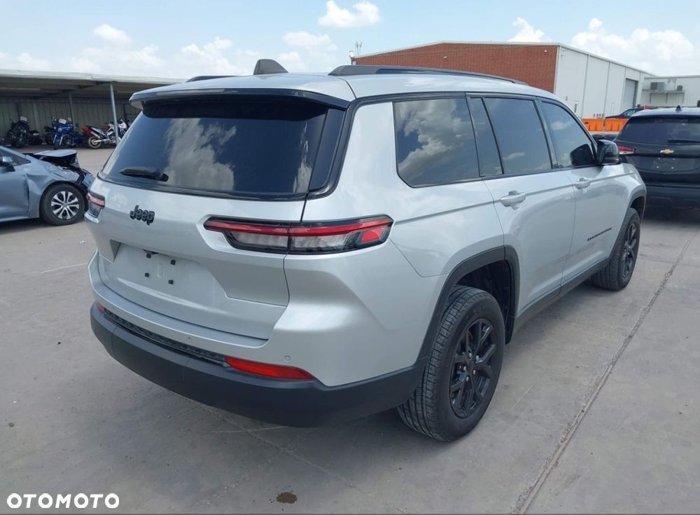 Jeep Grand Cherokee - 8